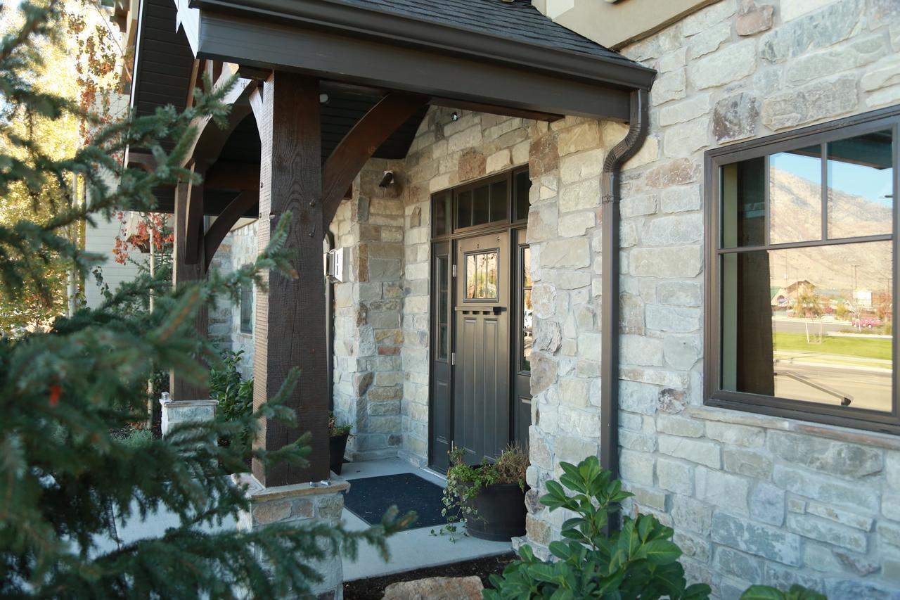 Aspenwood Manor Aparthotel Provo Exteriör bild